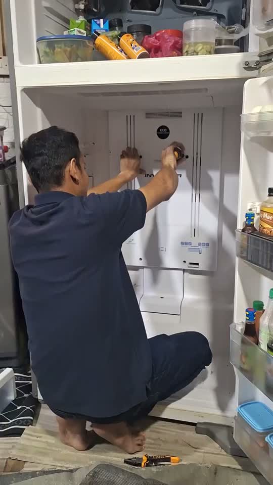 Baiki peti ais tak sejuk di rumah pelanggan